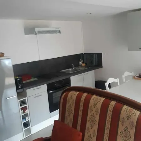 Longere De Charme, Independante * Auverse